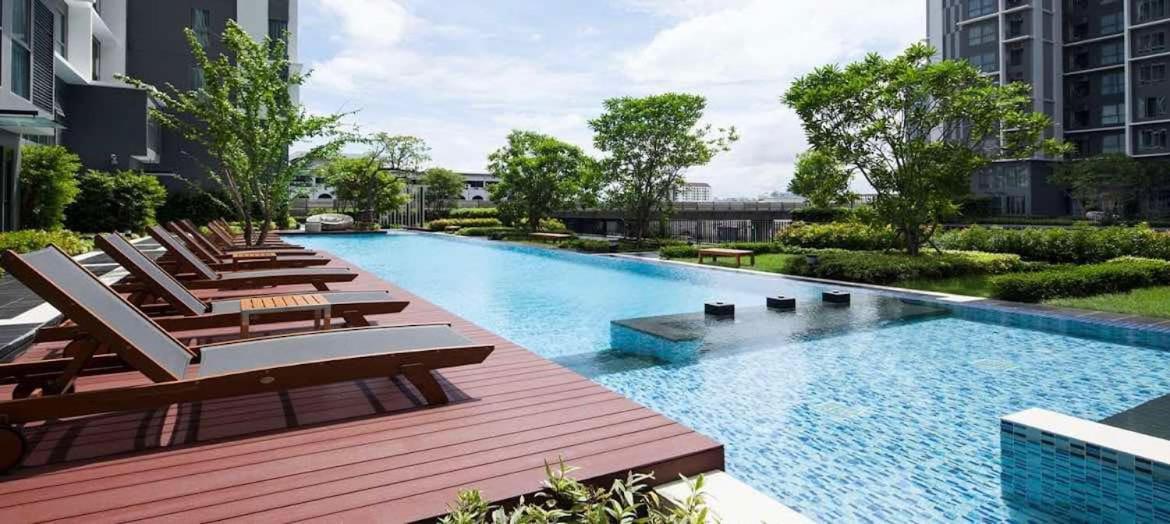 Ideo Mobi Condo Bangkok Exterior foto